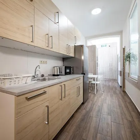East Station Deluxe Guest house *