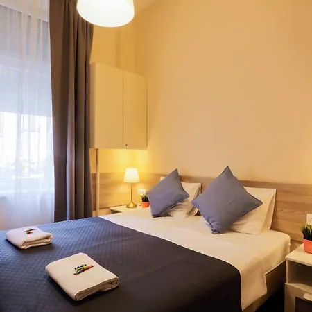 East Station Deluxe Guest house