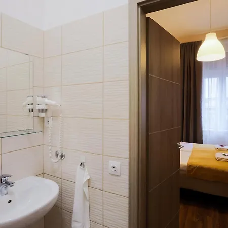 East Station Deluxe Guest house *
